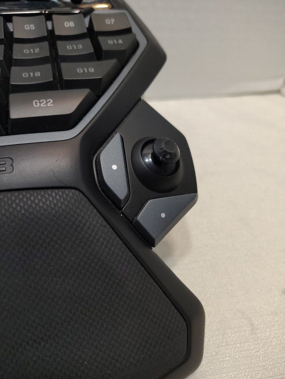 Logitech G13 Gaming Advanced Keyboard - Picture 7 of 9